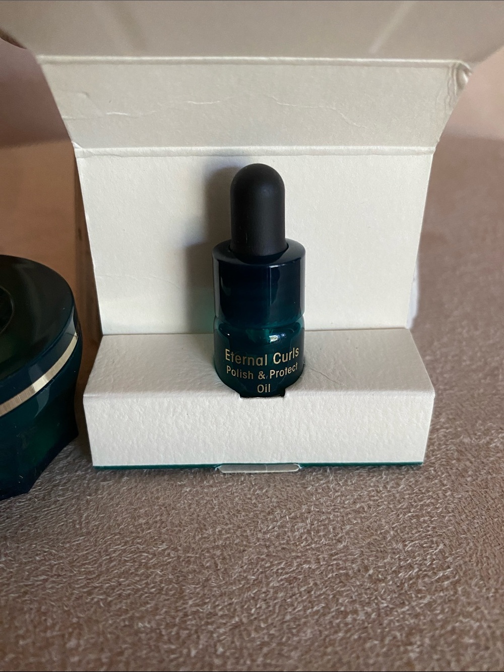 Oribe Eternal Curls Deluxe Sample Set - Picture 3 of 3